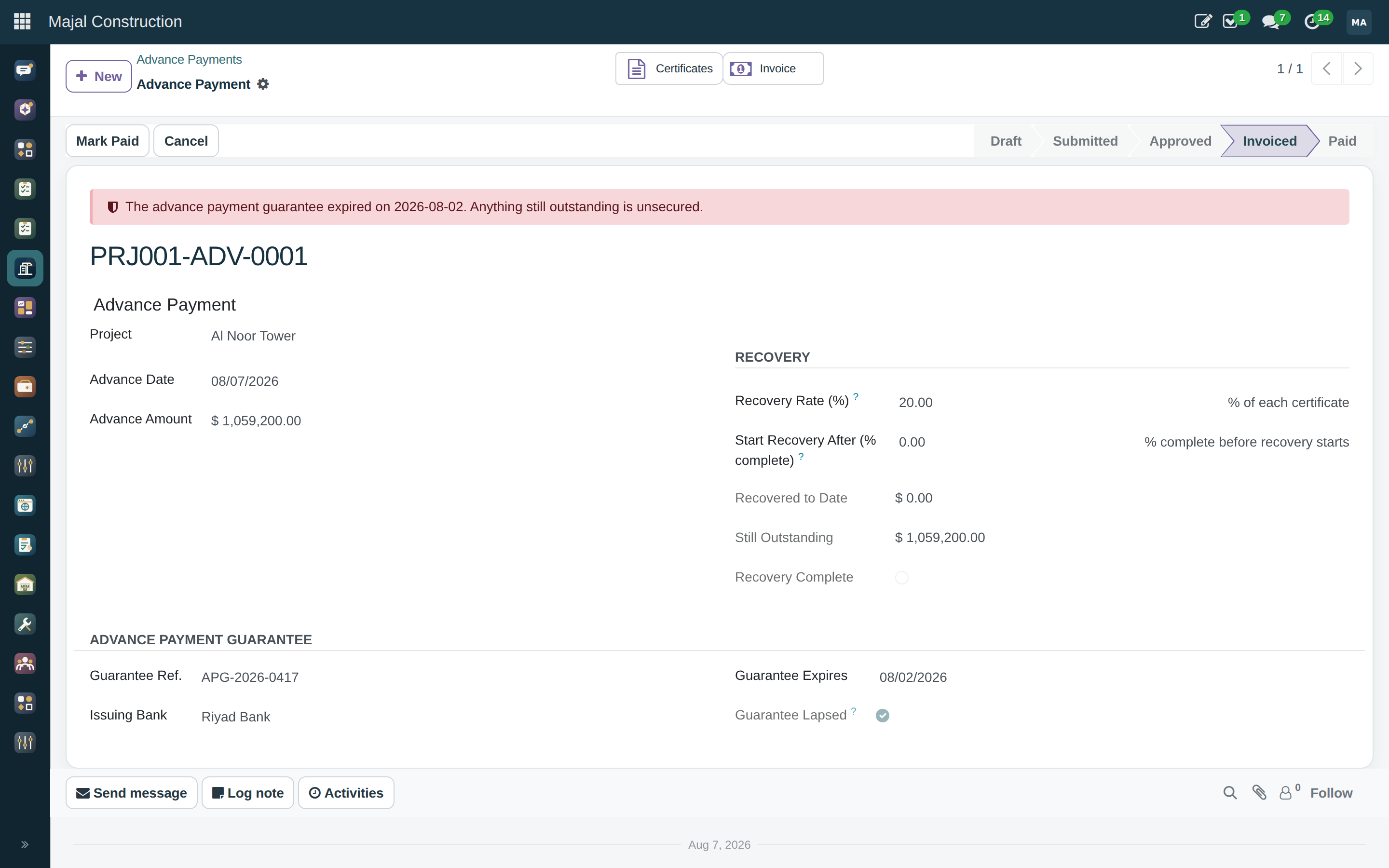 An advance payment in Majal, invoiced and showing a red warning that its bank guarantee has expired and the outstanding balance is unsecured, beside the recovery rate and amount still outstanding.
